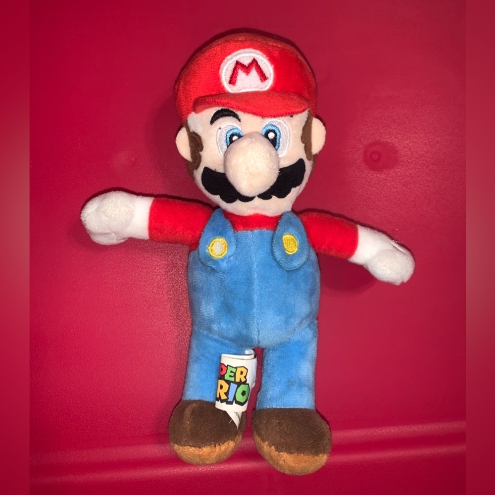 Nintendo Super Mario Bros Mario Plush Doll 9” 2023 - GENUINE (T83)